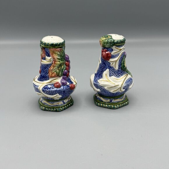 Fitz and Floyd Classics Fruit and Flower Salt and Pepper Shakers Grapes Berries - Picture 3 of 7